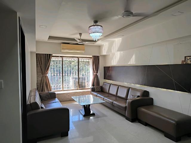 3 BHK Apartment in Khar West for resale Mumbai. The reference number is 20013075