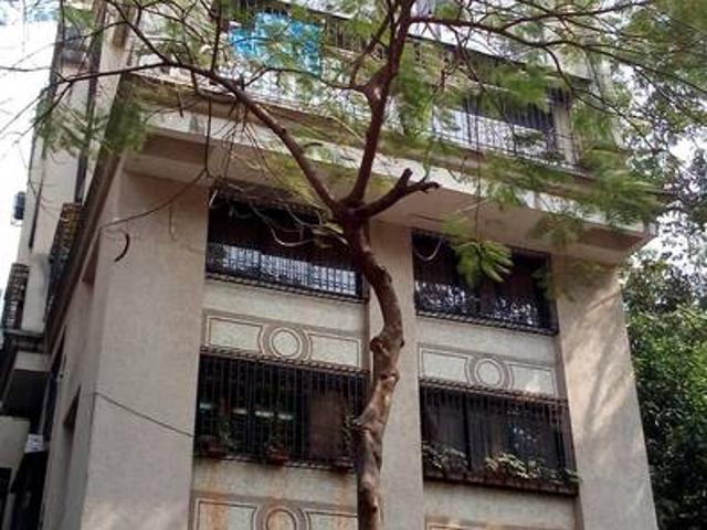 3 BHK Apartment in Khar West for resale Mumbai. The reference number is 20410943