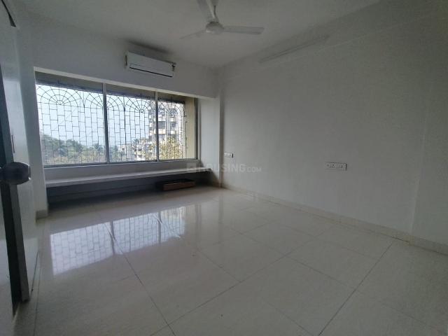3 BHK Apartment in Khar West for resale Mumbai. The reference number is 20634995