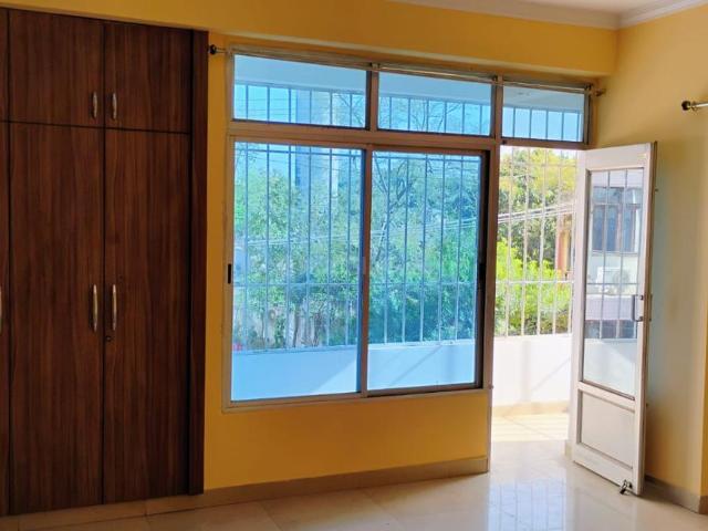 3 BHK Apartment in Kidwaipuri for rent Patna. The reference number is 17722840