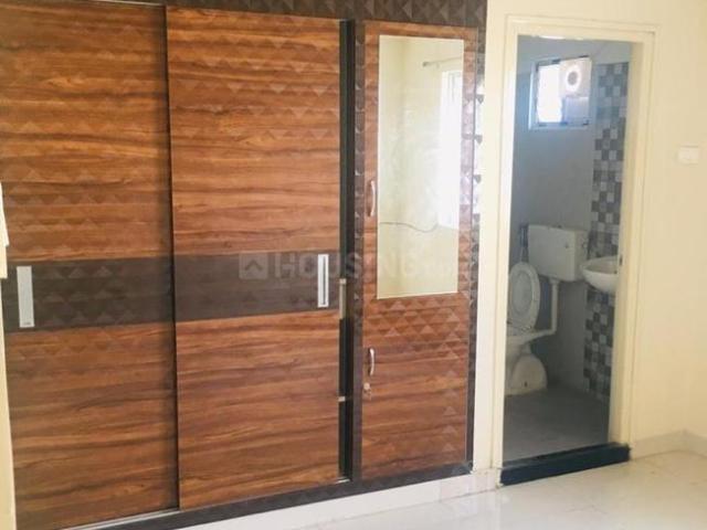 3 BHK Apartment in Kukatpally for rent Hyderabad. The reference number is 18784891