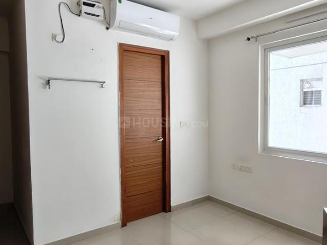 3 BHK Apartment in Kukatpally for rent Hyderabad. The reference number is 20732497
