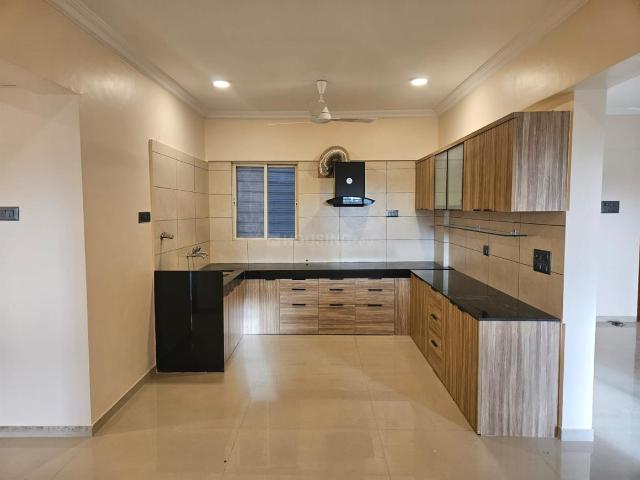3 BHK Apartment in Hadapsar for rent Pune. The reference number is 18146830