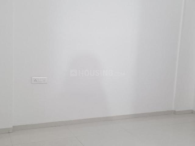 3 BHK Apartment in Hadapsar for rent Pune. The reference number is 19265175