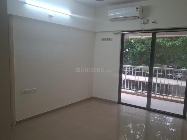 3 BHK Apartment in Hadapsar for rent Pune. The reference number is 20879171