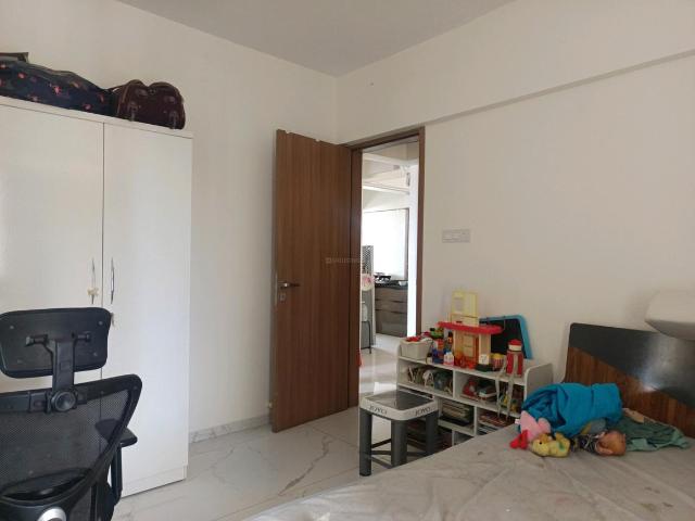 3 BHK Apartment in Hadapsar for rent Pune. The reference number is 21074142