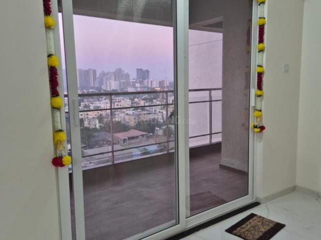 3 BHK Apartment in Hadapsar for rent Pune. The reference number is 21009802