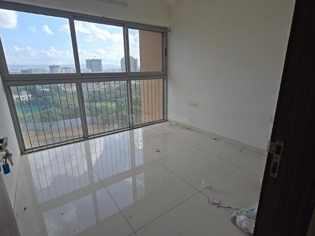 3 BHK Apartment in Hadapsar for rent Pune. The reference number is 21029397