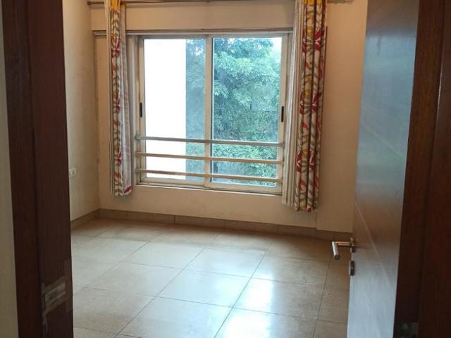 3 BHK Apartment in Hadapsar for rent Pune. The reference number is 21178667