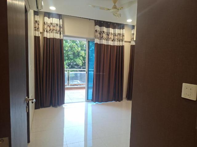 3 BHK Apartment in Hadapsar for resale Pune. The reference number is 20684168