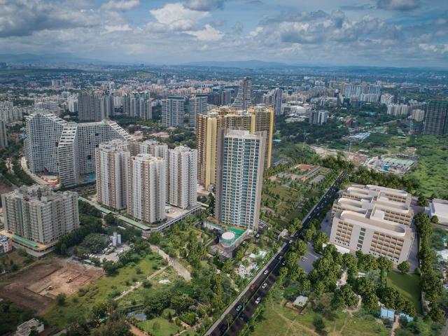 3 BHK Apartment in Hadapsar for resale Pune. The reference number is 20924654