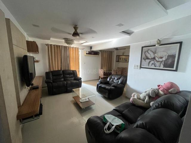3 BHK Apartment in Hadapsar for resale Pune. The reference number is 21354926