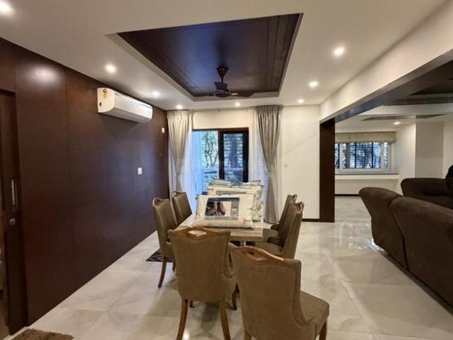 3 BHK Apartment in Halasuru for rent Bengaluru. The reference number is 21268262