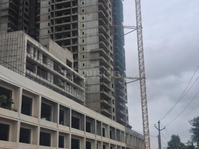 3 BHK Apartment in Hitech City for resale Hyderabad. The reference number is 20984158