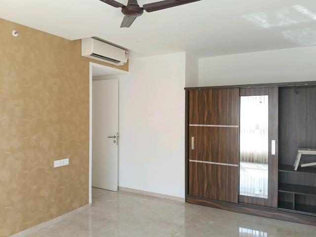 3 BHK Apartment in Hiranandani Estate for rent Thane. The reference number is 21134966