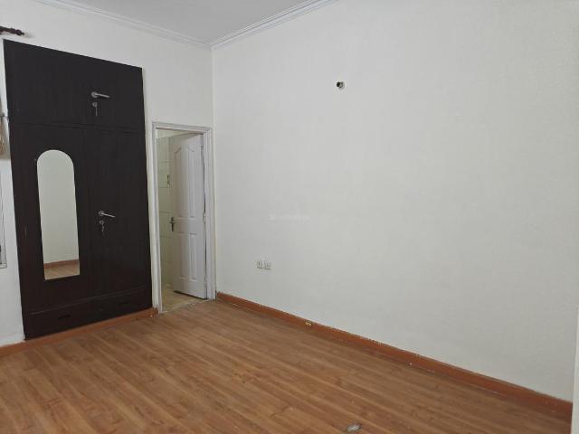 3 BHK Apartment in Indirapuram for rent Ghaziabad. The reference number is 19766588