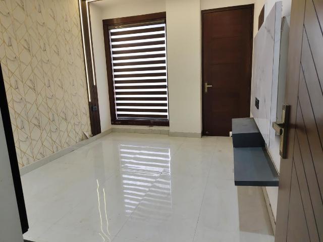 3 BHK Apartment in Indirapuram for rent Ghaziabad. The reference number is 20157007
