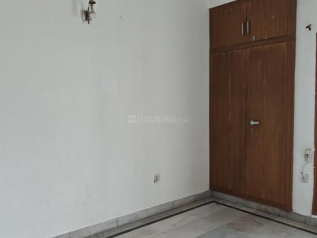 3 BHK Apartment in Indirapuram for rent Ghaziabad. The reference number is 20379404
