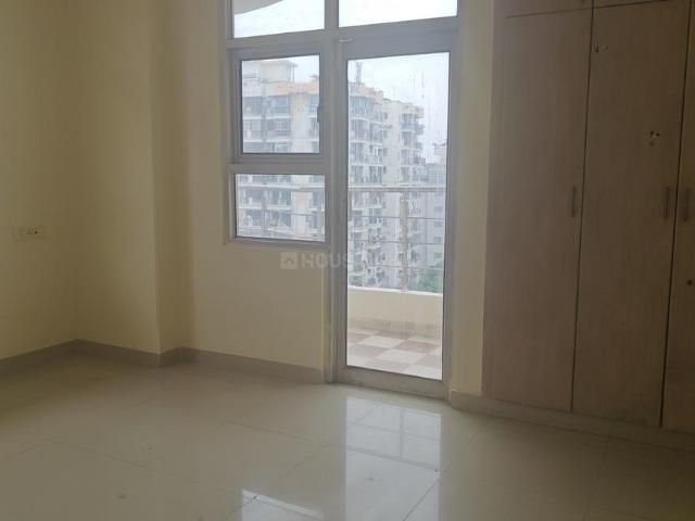 3 BHK Apartment in Indirapuram for rent Ghaziabad. The reference number is 20996182