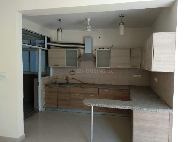 3 BHK Apartment in Indirapuram for rent Ghaziabad. The reference number is 21177118