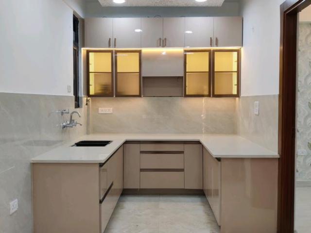 3 BHK Apartment in Indirapuram for resale Ghaziabad. The reference number is 18747143
