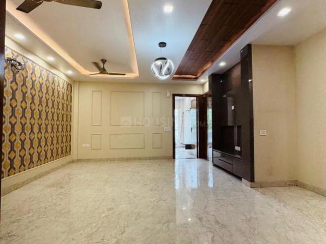 3 BHK Apartment in Indirapuram for resale Ghaziabad. The reference number is 19179539