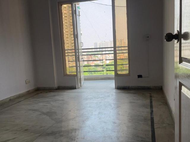 3 BHK Apartment in Indirapuram for resale Ghaziabad. The reference number is 19288435