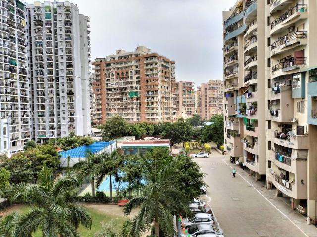 3 BHK Apartment in Indirapuram for resale Ghaziabad. The reference number is 21076025