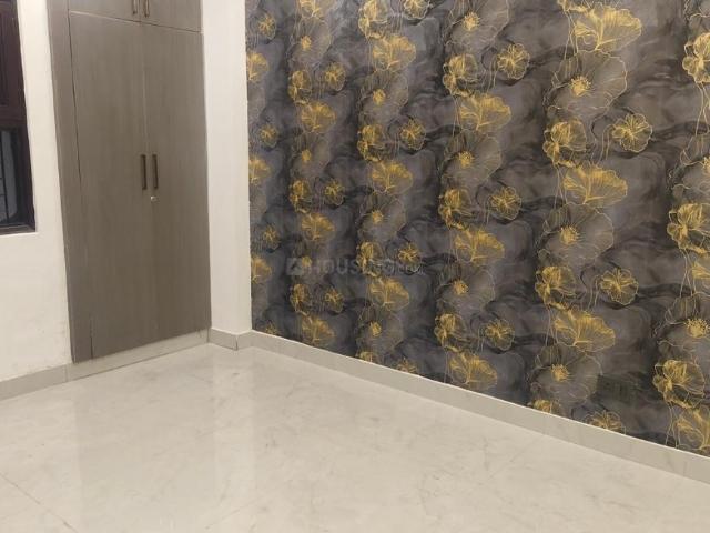 3 BHK Apartment in Indirapuram for resale Ghaziabad. The reference number is 21136575