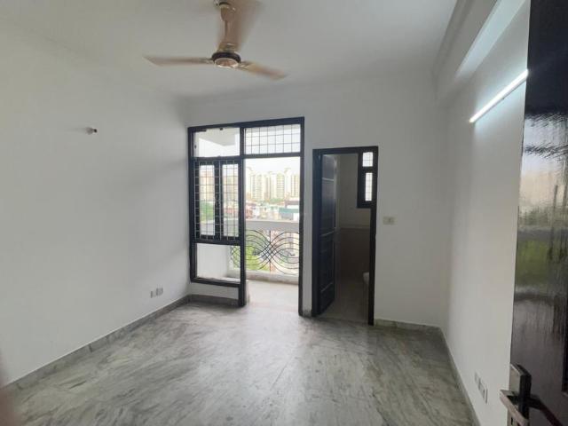 3 BHK Apartment in Indirapuram for resale Ghaziabad. The reference number is 21180367