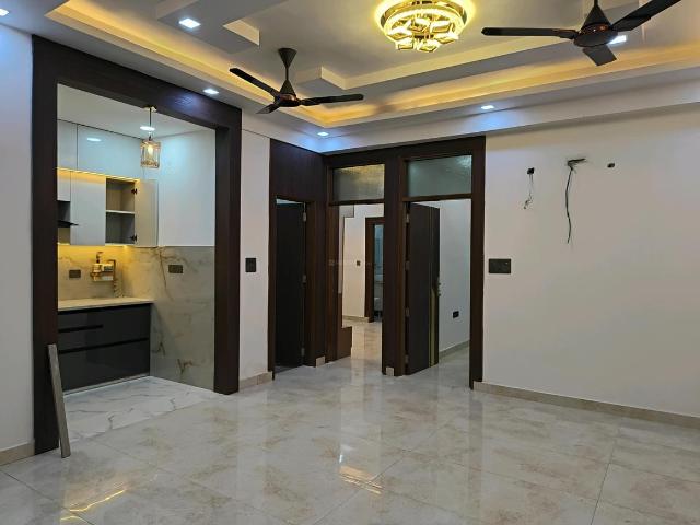 3 BHK Apartment in Indirapuram for resale Ghaziabad. The reference number is 21321069
