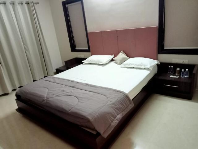 3 BHK Apartment in Jodhpur for rent Ahmedabad. The reference number is 16661471