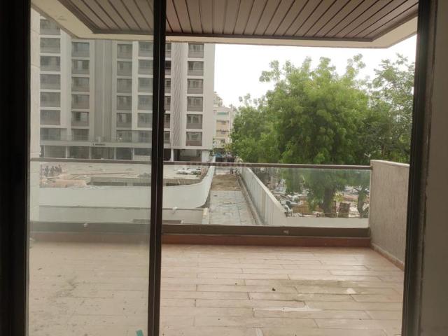 3 BHK Apartment in Jodhpur for resale Ahmedabad. The reference number is 20477979