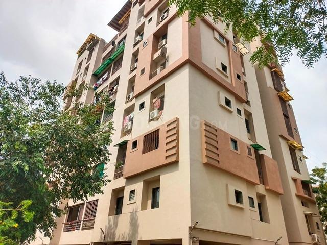 3 BHK Apartment in Jodhpur for resale Ahmedabad. The reference number is 21086072