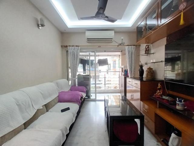 3 BHK Apartment in Jodhpur Park for resale Kolkata. The reference number is 20228619