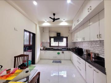 3 BHK Apartment in Jayanagar for rent Bengaluru. The reference number is 20471472