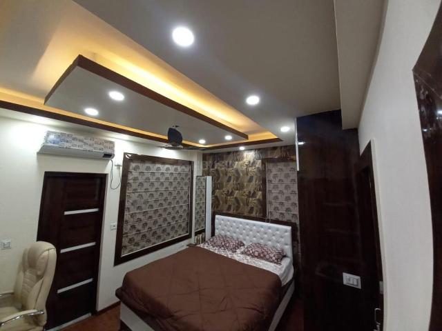 3 BHK Apartment in Jadavpur for rent Kolkata. The reference number is 12075248