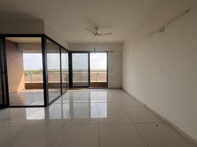 3 BHK Apartment in Jagatpur for rent Ahmedabad. The reference number is 20812649