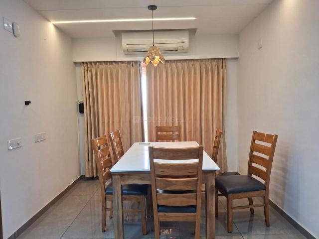 3 BHK Apartment in Jagatpur for rent Ahmedabad. The reference number is 21365940