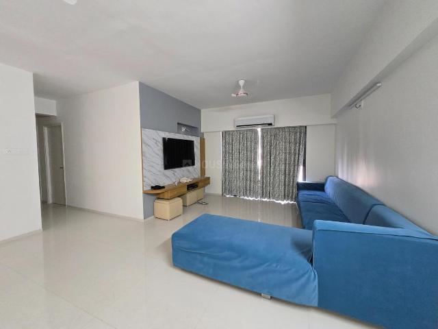 3 BHK Apartment in Jagatpur for resale Ahmedabad. The reference number is 20003904