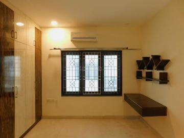 Flat to rent in Peddamma Gudi - Balcony