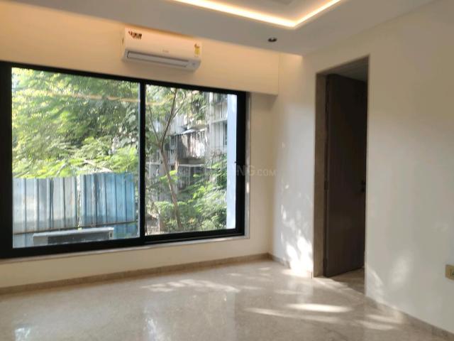 3 BHK Apartment in Juhu for resale Mumbai. The reference number is 20504093