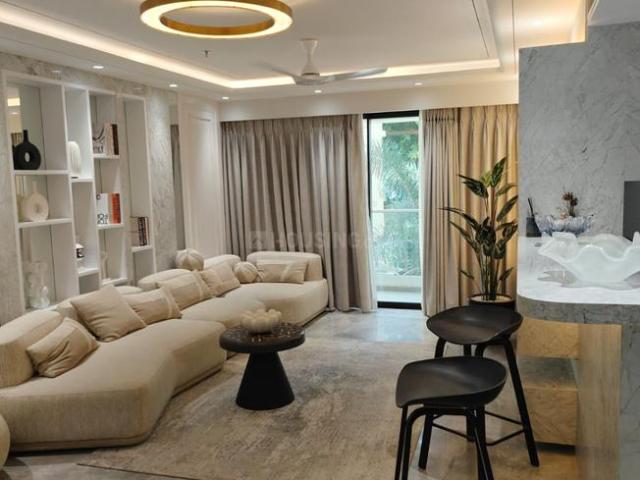 3 BHK Apartment in Juhu for resale Mumbai. The reference number is 21187147