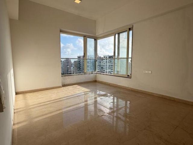 3 BHK Apartment in Juhu for resale Mumbai. The reference number is 21139182