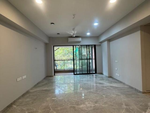 3 BHK Apartment in Juhu for resale Mumbai. The reference number is 21302381
