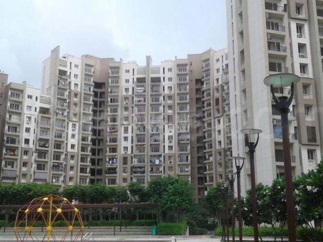 3 BHK Apartment in Omicron III for resale Greater Noida. The reference number is 21303958