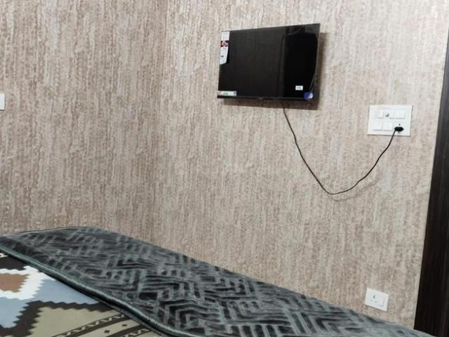 3 BHK Apartment in Laxmi Nagar for rent New Delhi. The reference number is 21102310
