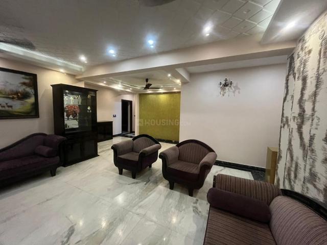 3 BHK Apartment in Lake Gardens for rent Kolkata. The reference number is 20797942