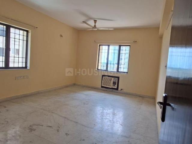 3 BHK Apartment in Lake Gardens for rent Kolkata. The reference number is 21183432