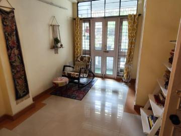 3 BHK Apartment in Lake Gardens for resale Kolkata. The reference number is 20545649